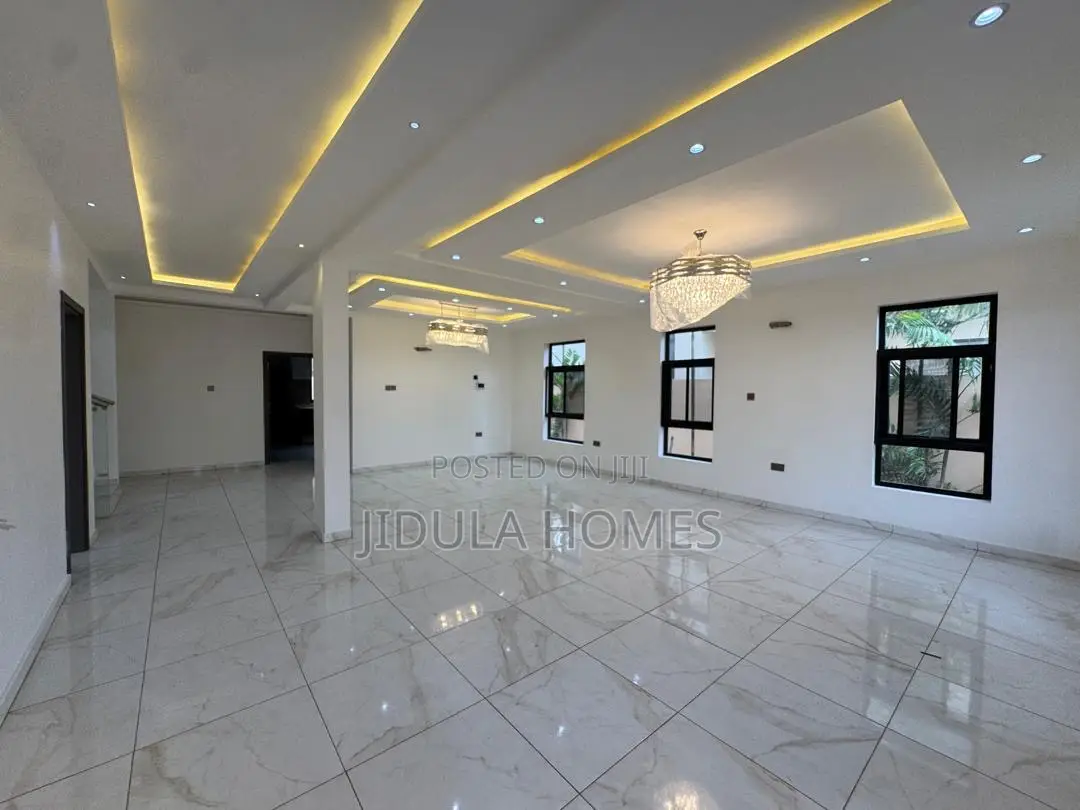 4bdrm Townhouse/Terrace in East Legon Hills, School Junction for sale