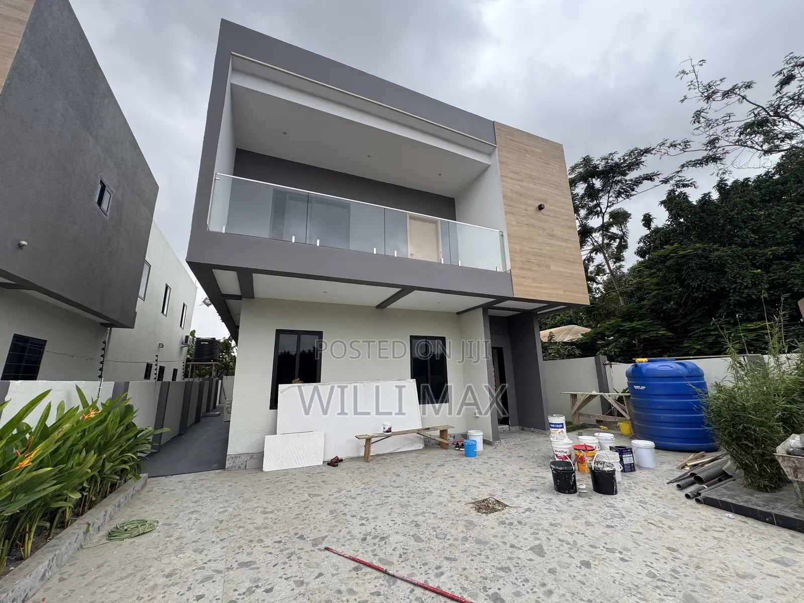 4bdrm Duplex in Oyarifa for sale