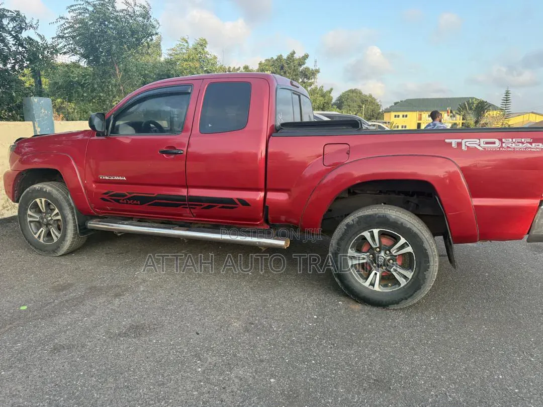 Toyota Tacoma 2015 Red