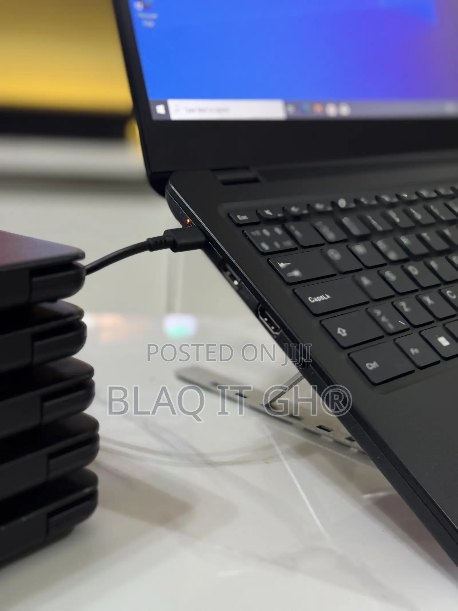 Laptop Lenovo 4GB AMD SSD 128GB