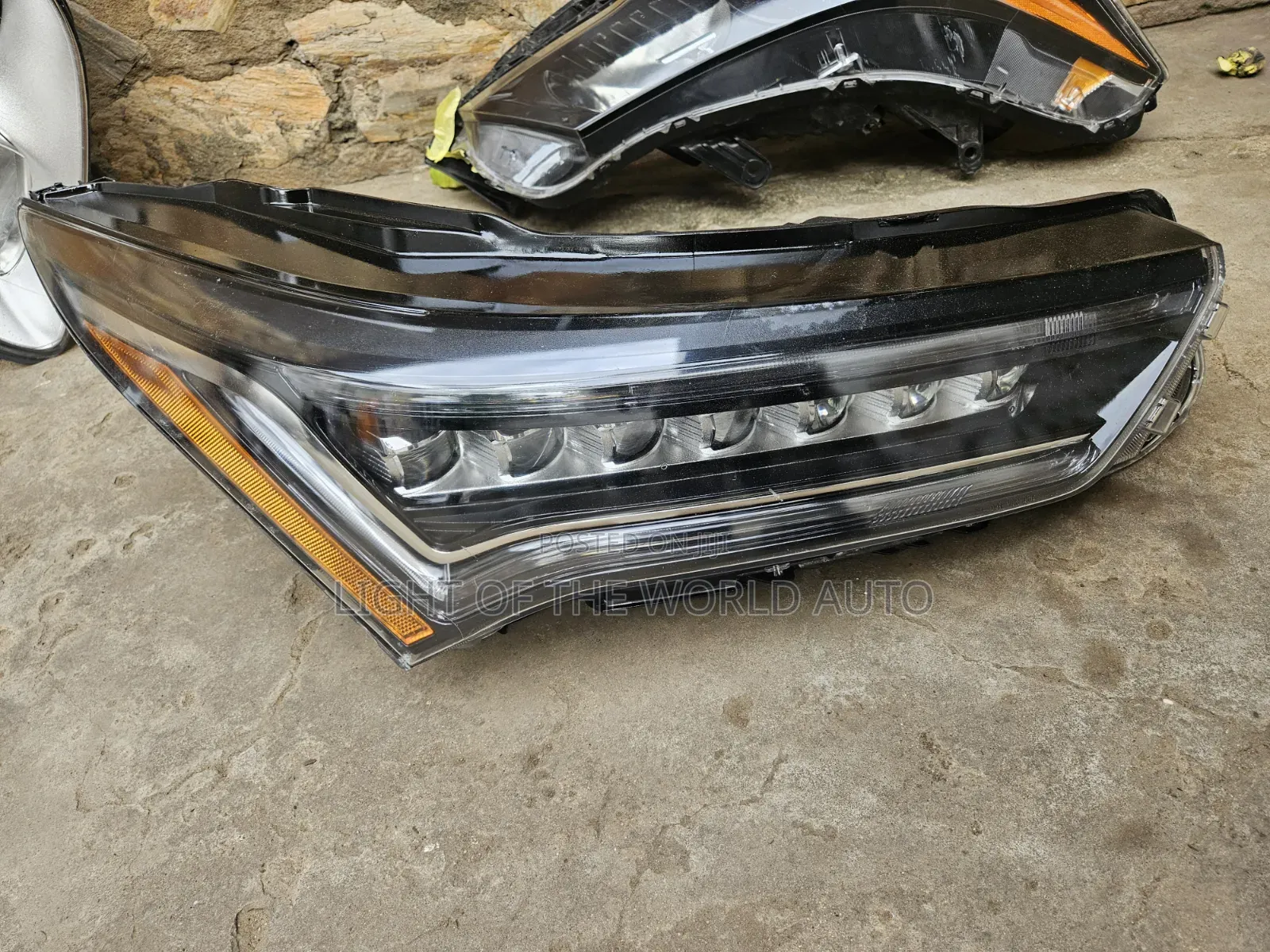 Acura RDX 22 Headlight Right Side Available