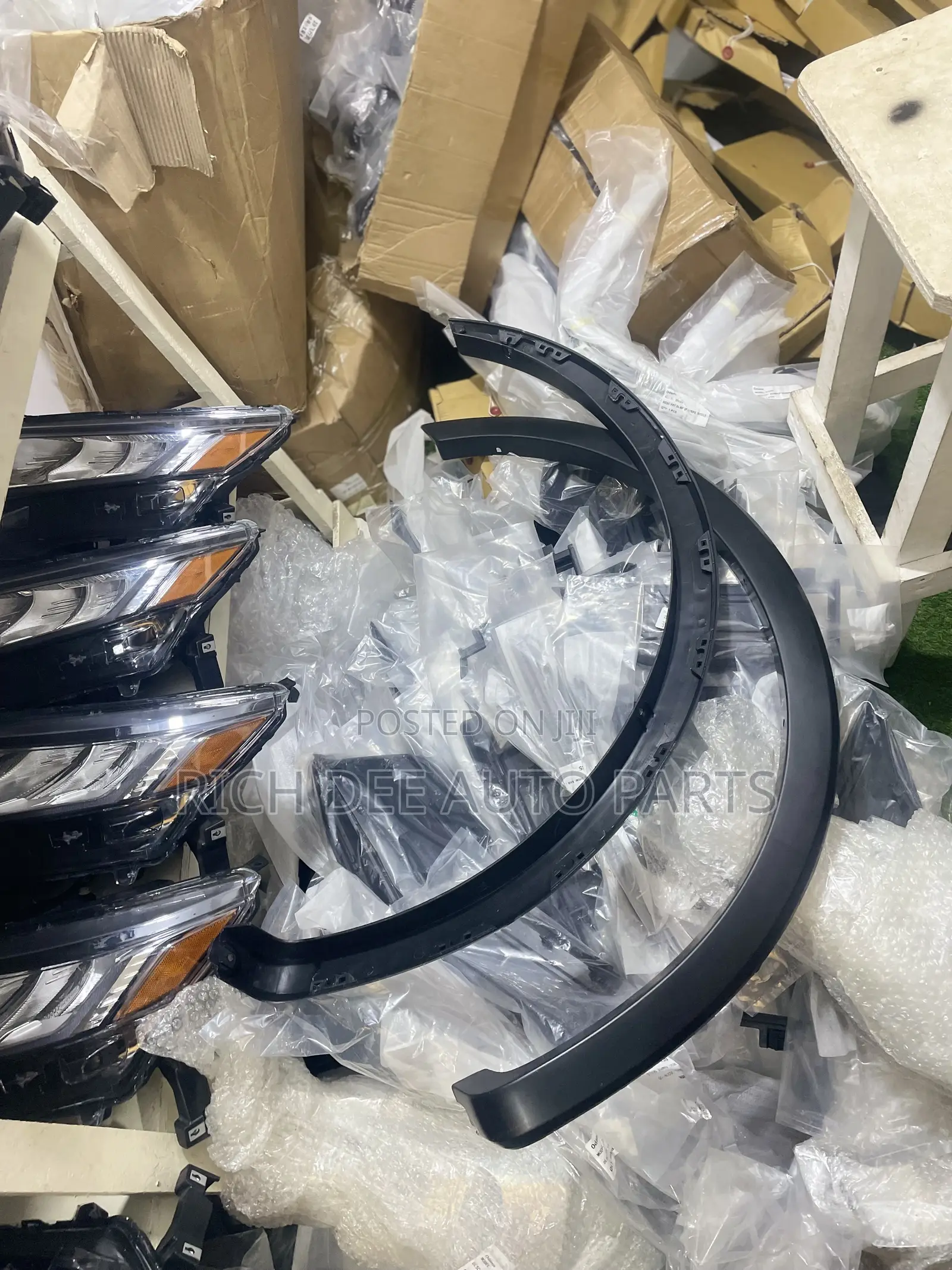 Ford F-150 2016, 2017, 2018, 2019, 2020 Fender Moulding
