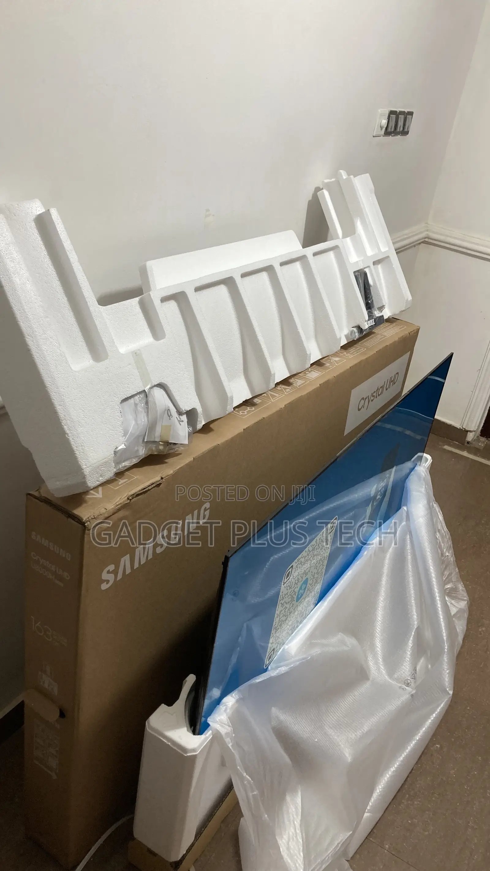 Brand New 65” Samsung UHD Smart TV From US (2026 Model)