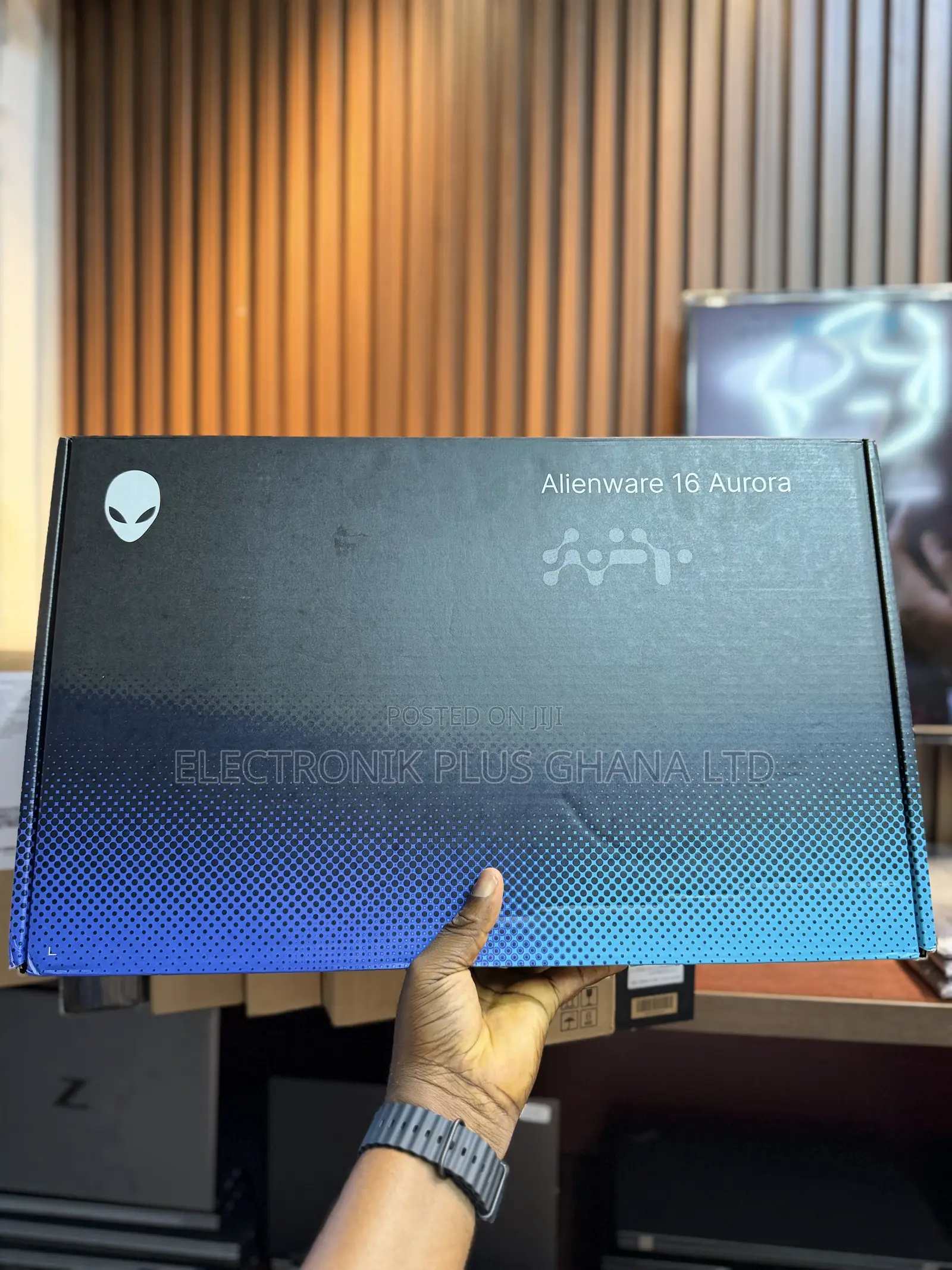 New Laptop Alienware 16 Aurora 16GB Intel Core 7 SSD 1T
