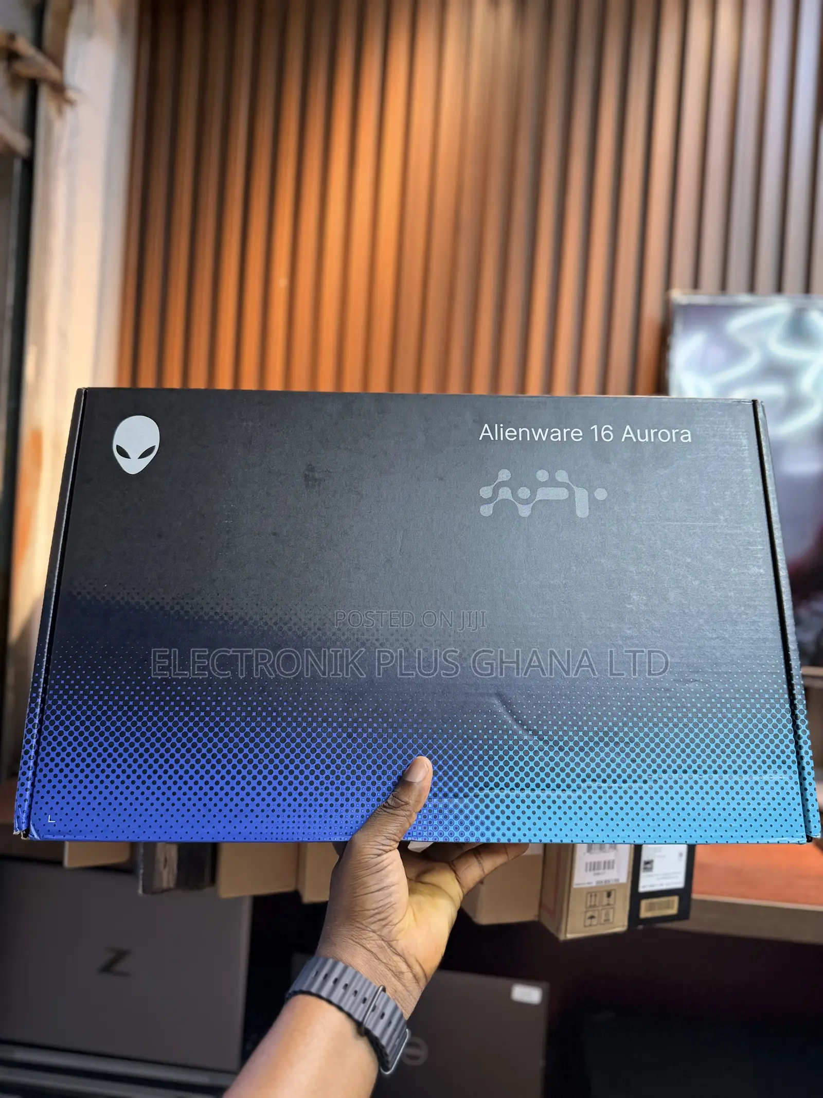 New Laptop Alienware 16 Aurora 16GB Intel Core 7 SSD 1T