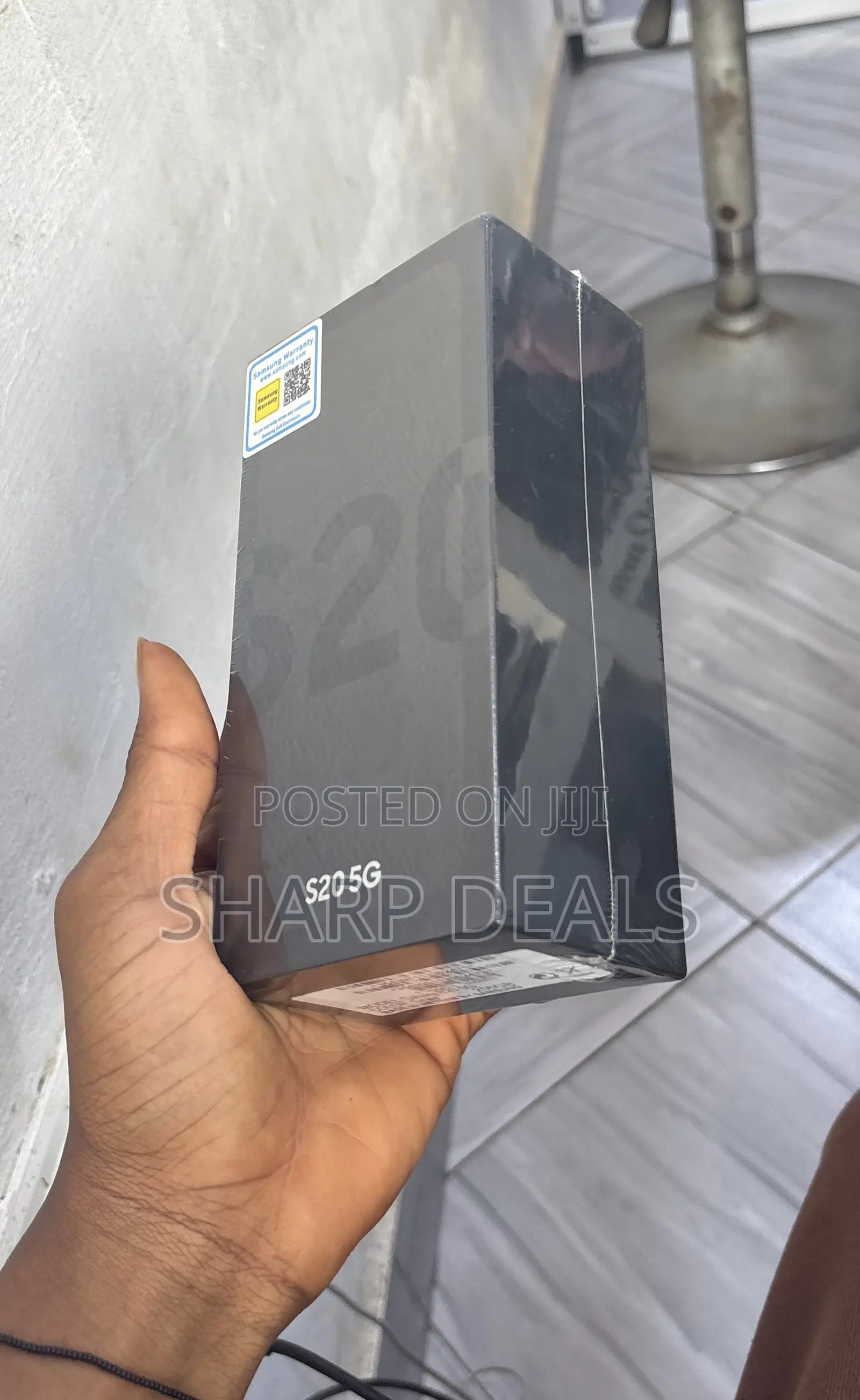 New Samsung Galaxy S20 128 GB Gray