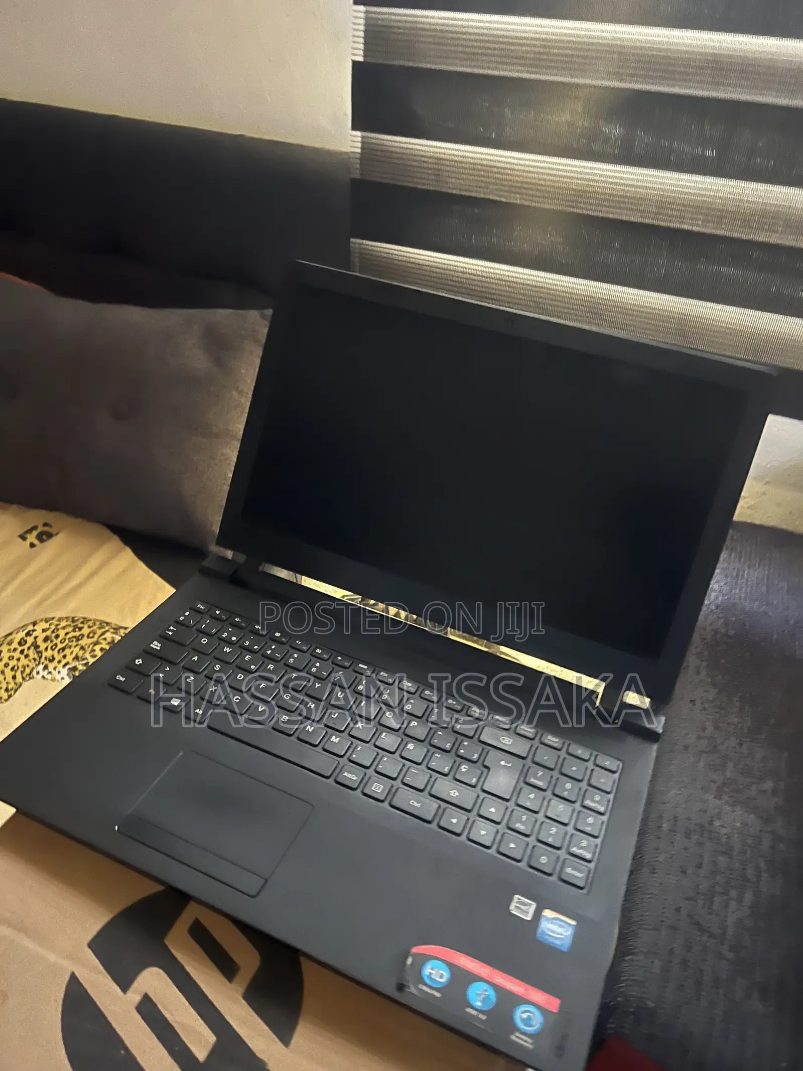 Laptop Lenovo IdeaPad 100 4GB Intel Celeron SSD 128GB