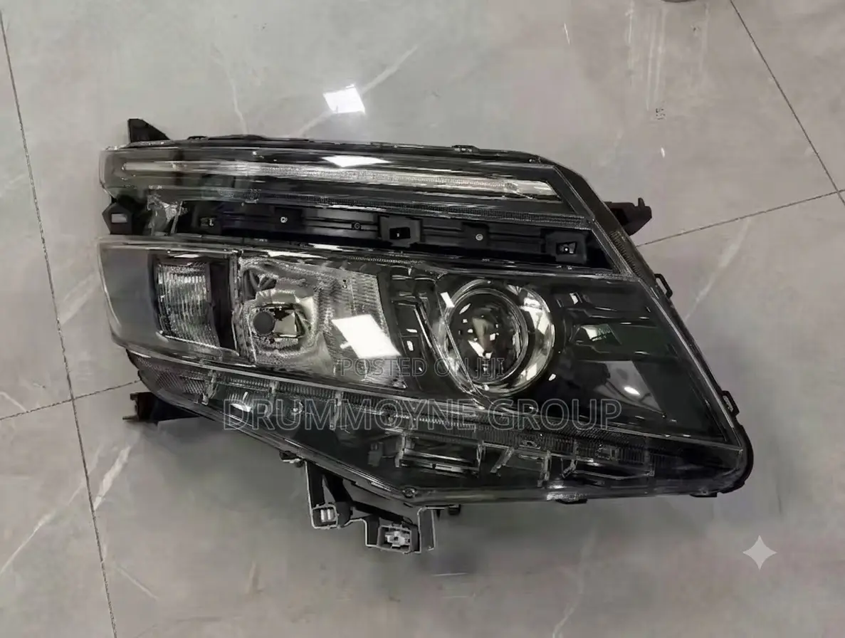Toyota Voxy Noah 2014-2017 Model Headlights Head Lamp