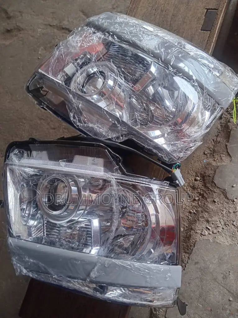 Toyota Voxy Noah 2014-2017 Model Headlights Head Lamp