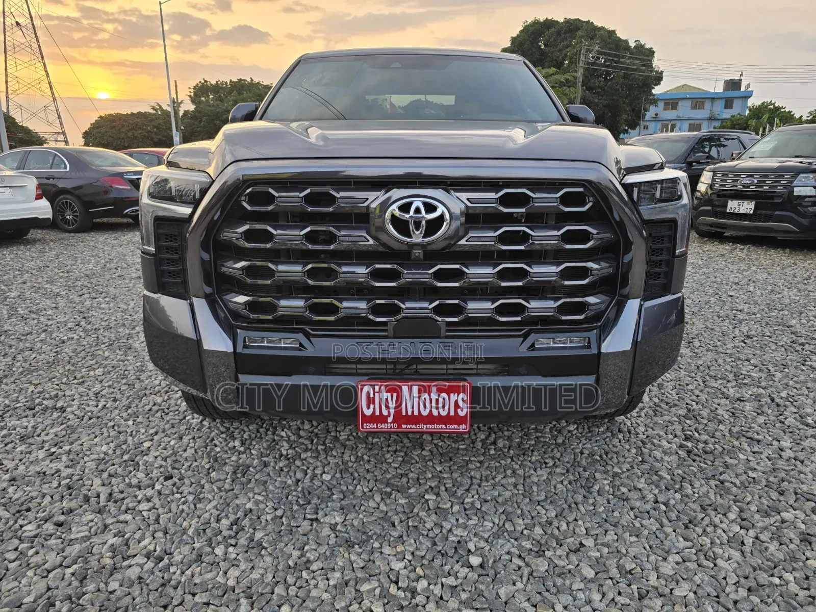 Toyota Tundra 2023 Gray