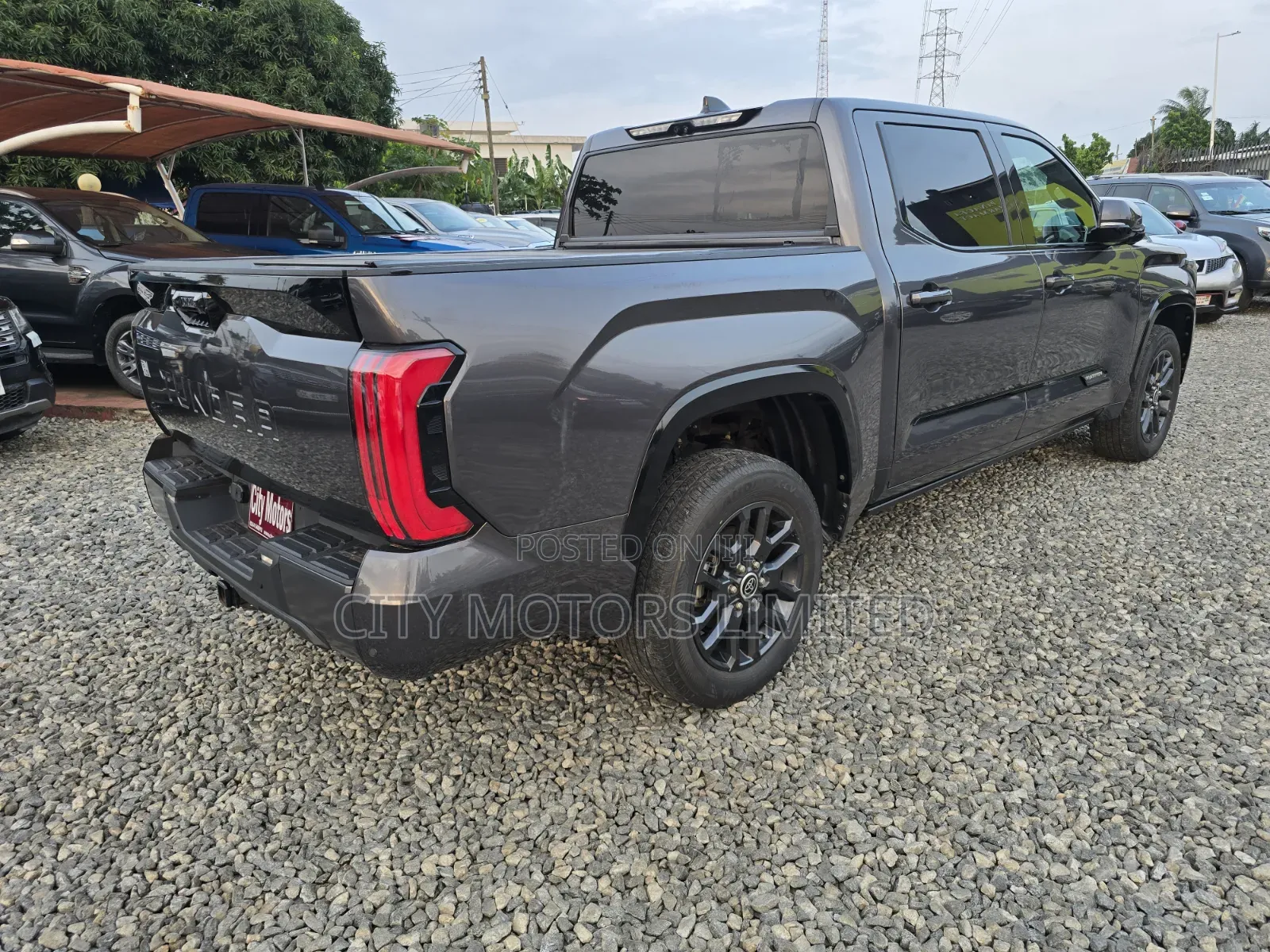 Toyota Tundra 2023 Gray
