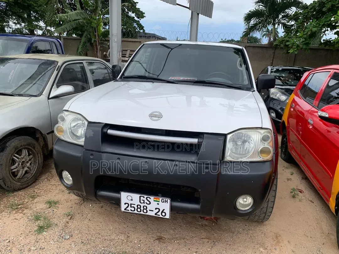 Nissan Hardbody 2008 White
