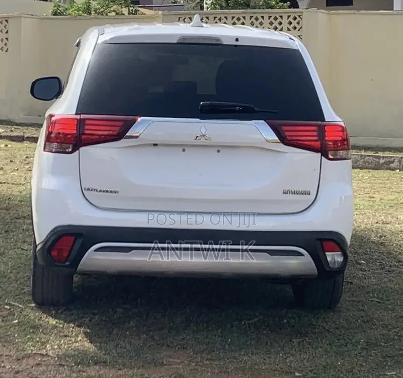 Mitsubishi Outlander 2019 White
