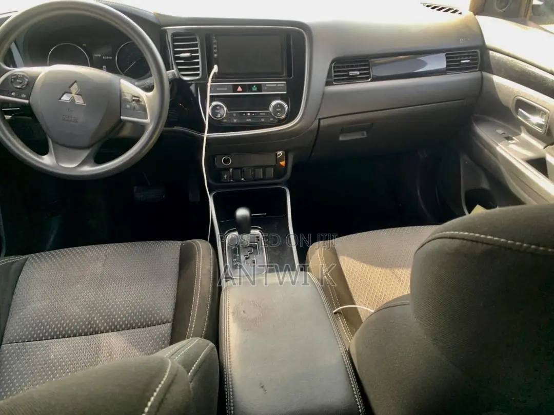 Mitsubishi Outlander 2019 White