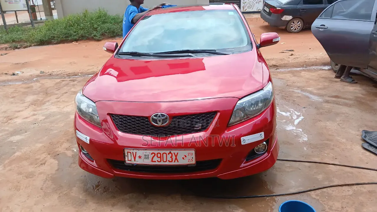 Toyota Corolla 2010 Red