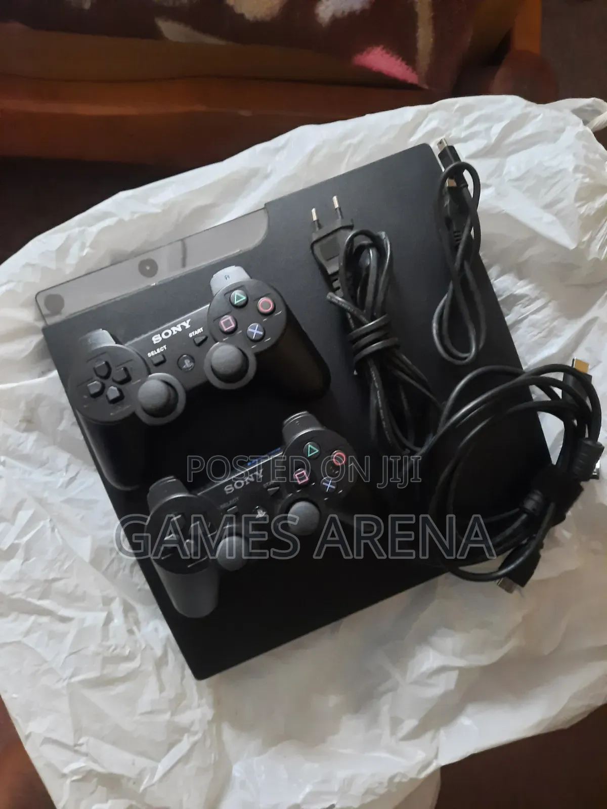 Ps3 Slim + 10 Games + 2 Controllers