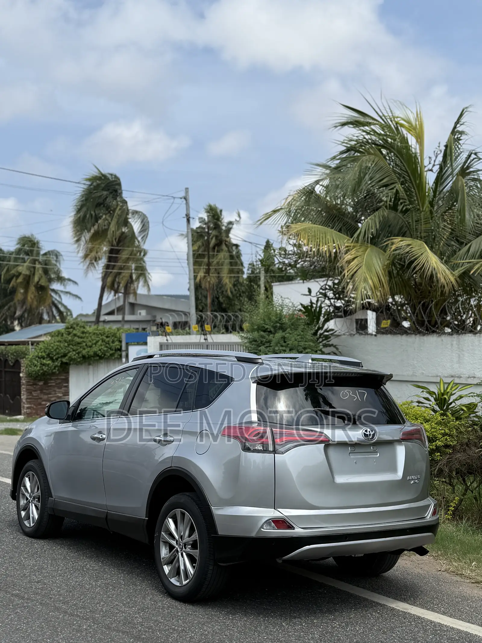Toyota RAV4 Limited AWD (2.5L 4cyl 6A) 2016 Silver