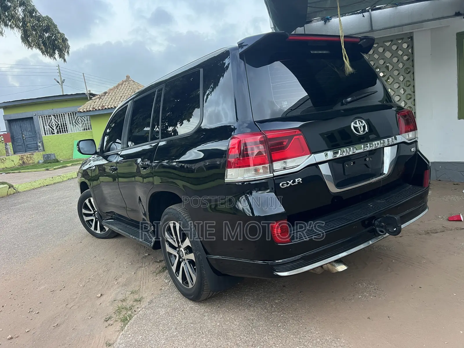 Toyota Land Cruiser 5.7 V8 GXR 2019 Black