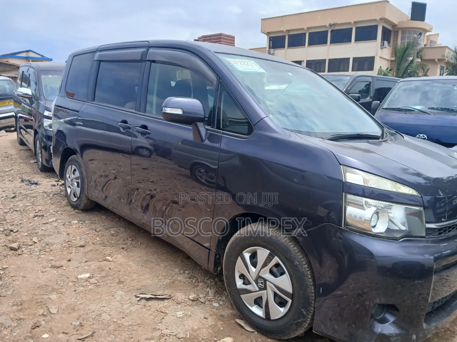 Toyota Voxy 2012