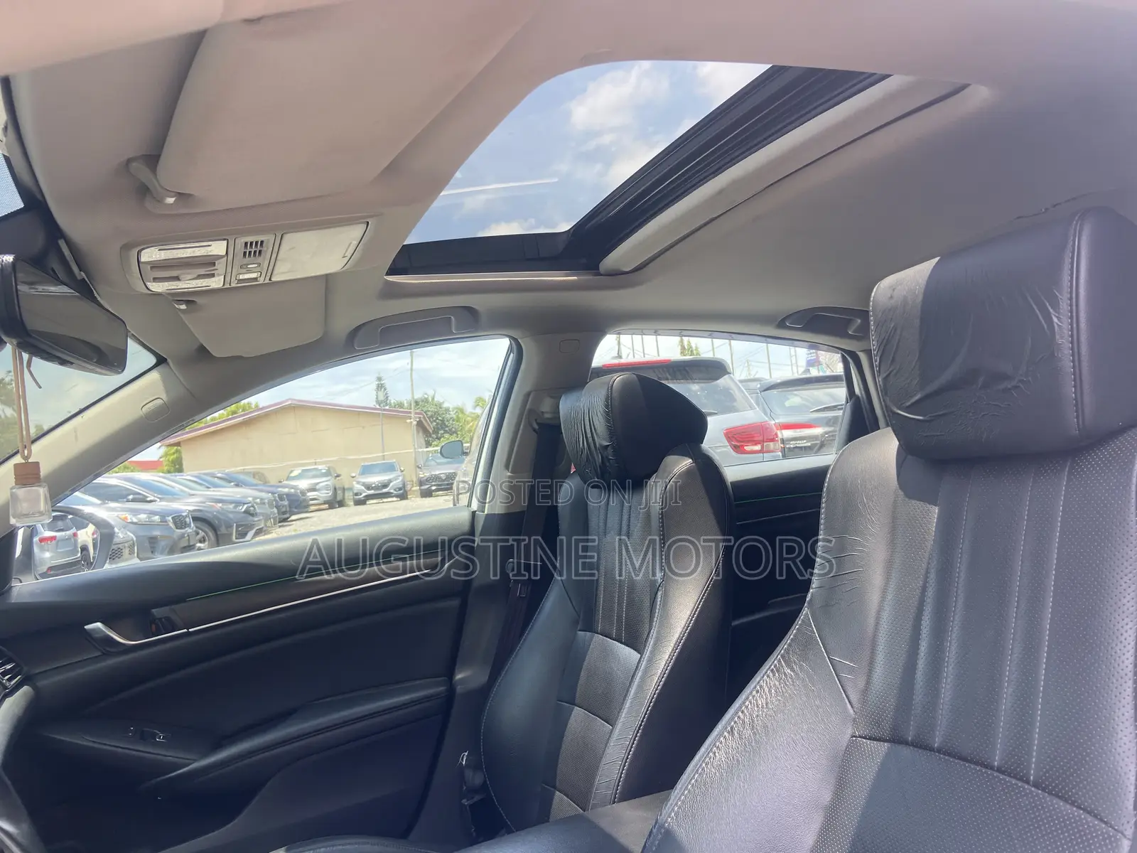Honda Accord Touring 2.0T 2018 White
