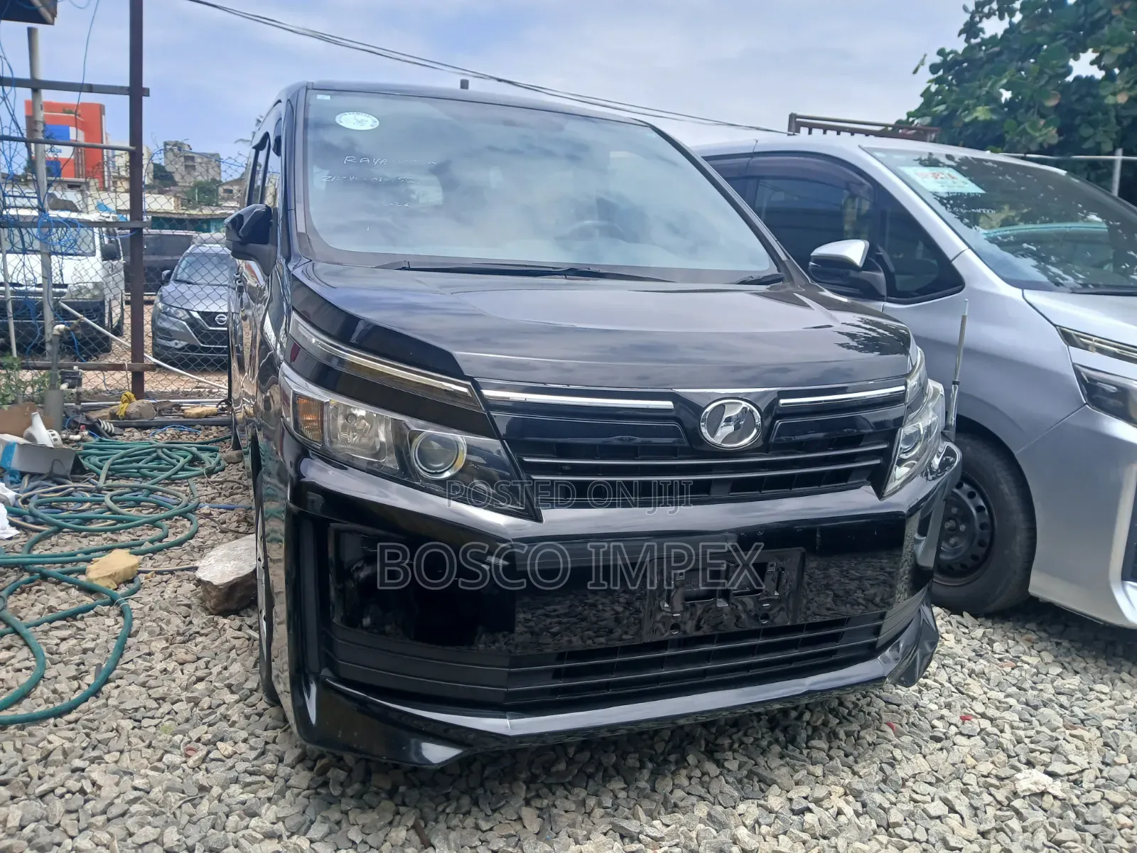 Toyota Voxy 2016