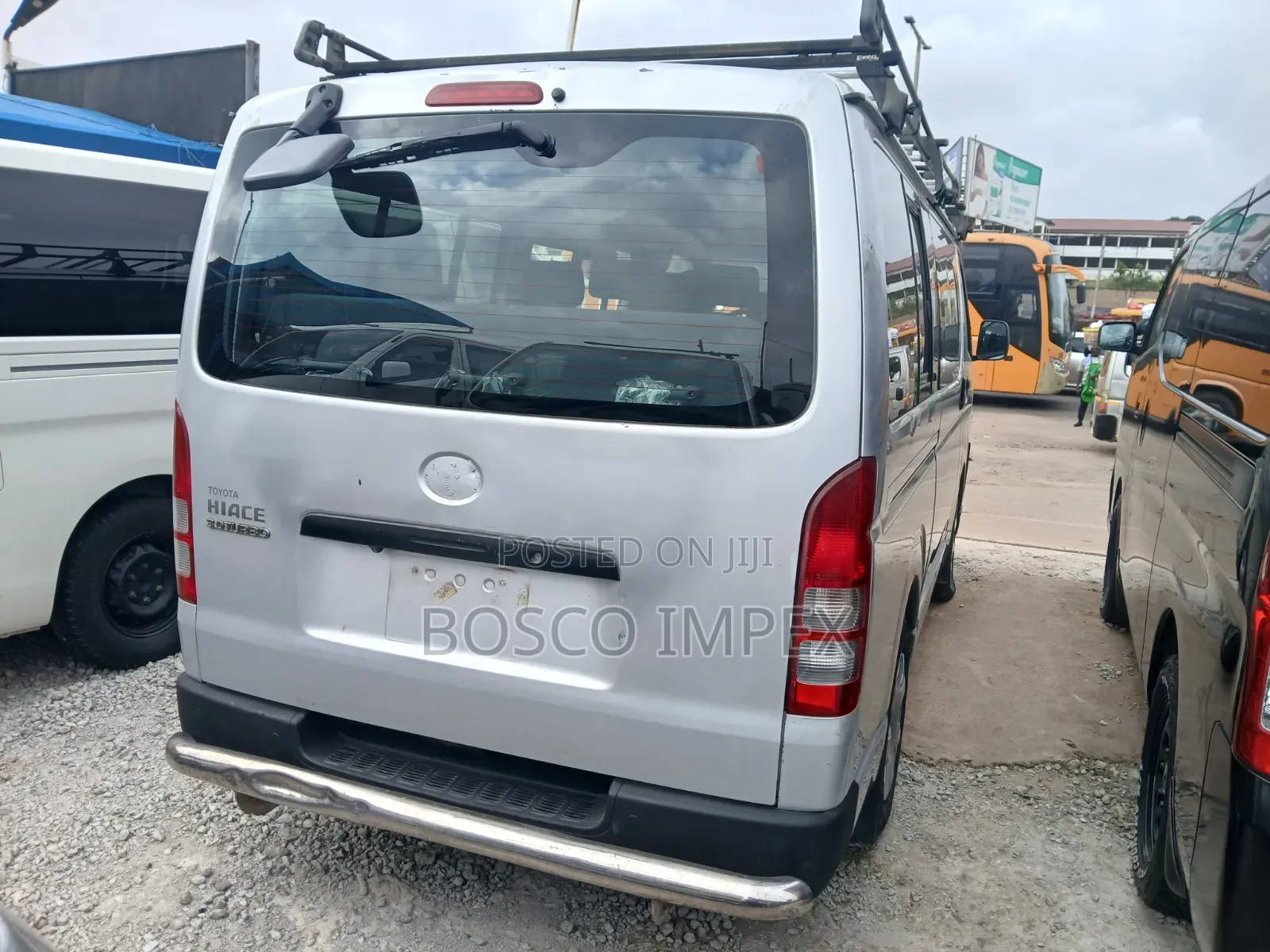Toyota HiAce 2013 Silver
