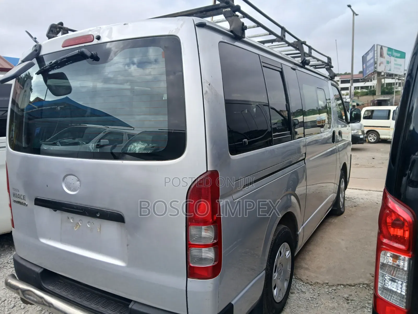 Toyota HiAce 2013 Silver