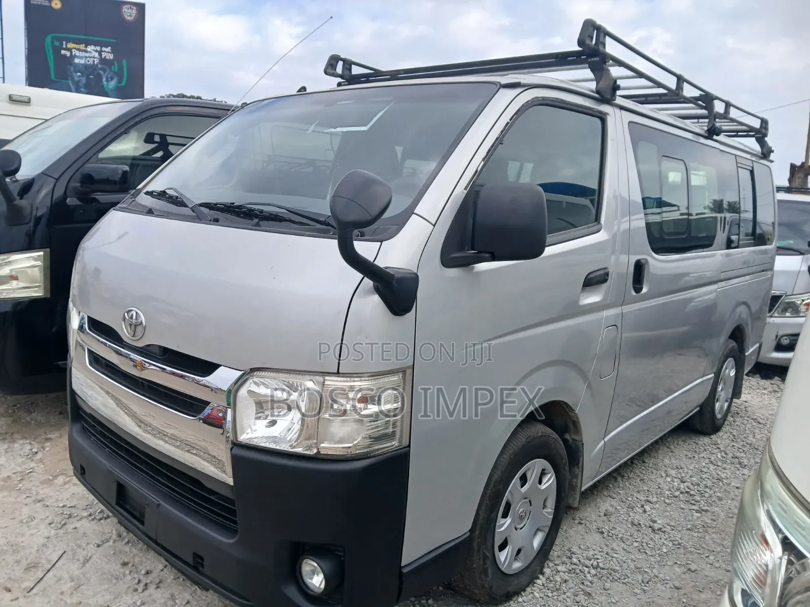Toyota HiAce 2013 Silver