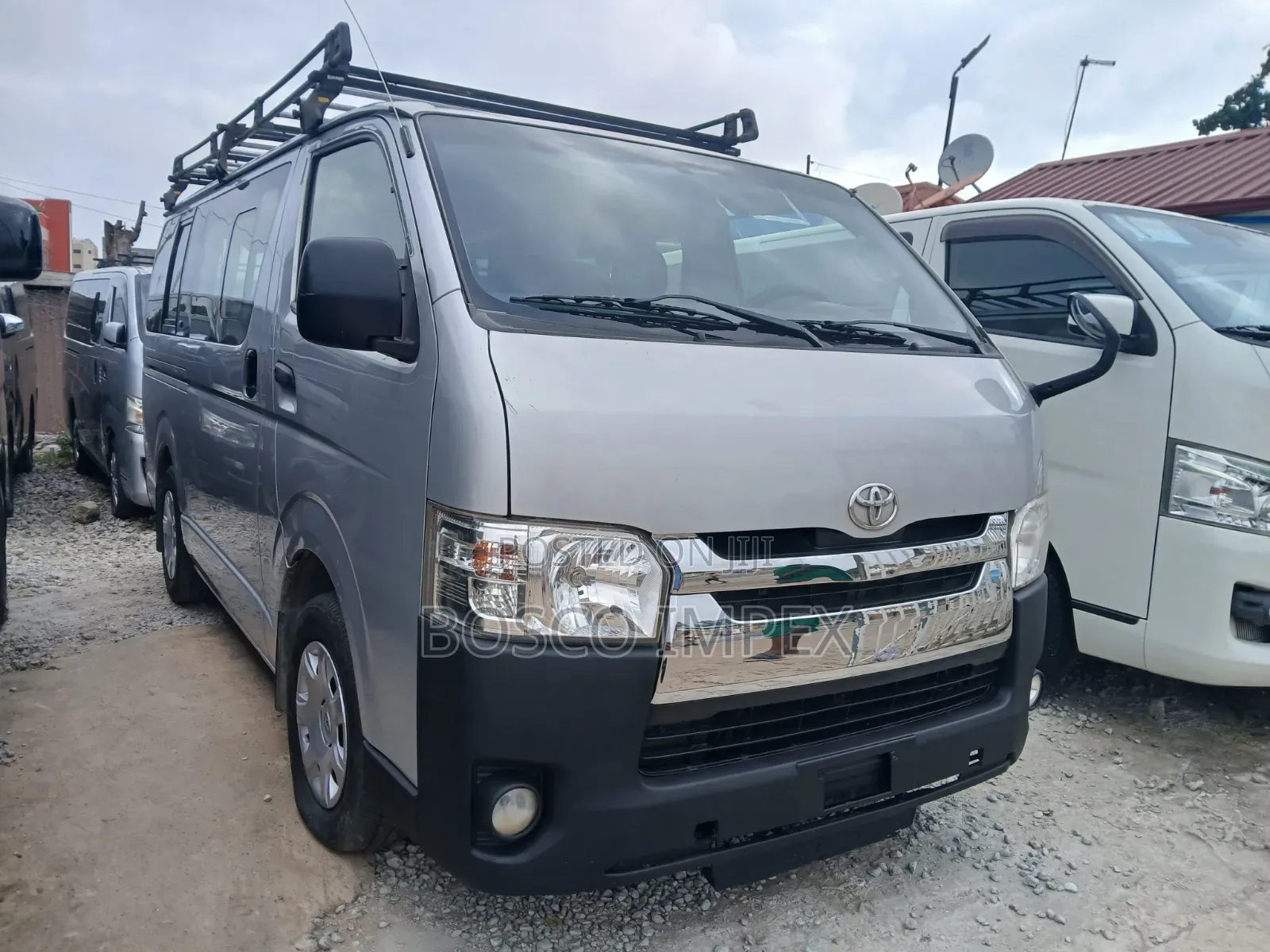 Toyota HiAce 2013 Silver