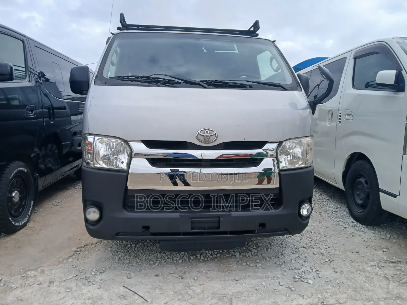 Toyota HiAce 2013 Silver