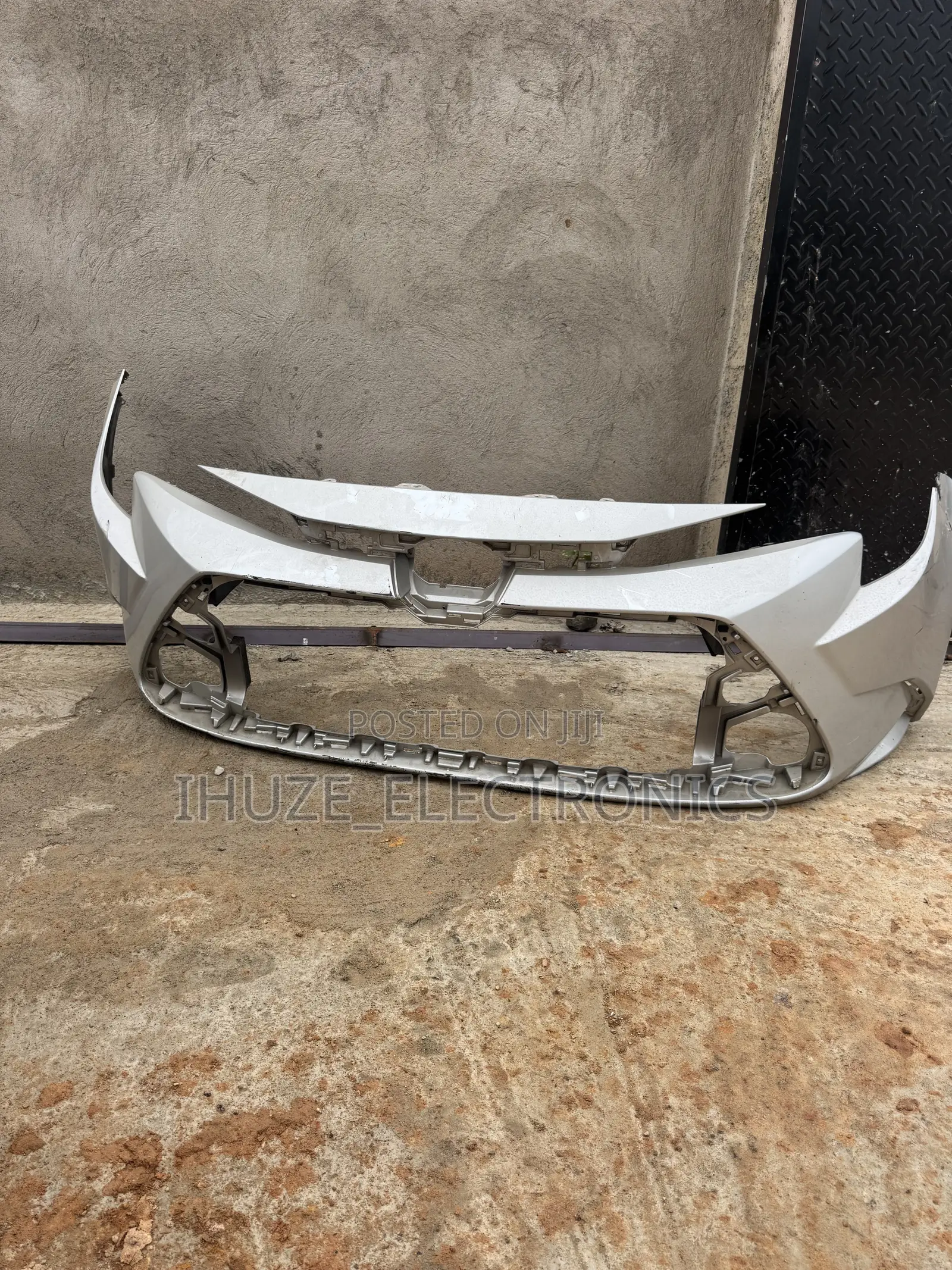 Corolla 2020-2026 Front Bumper ORIGINAL HOME USED