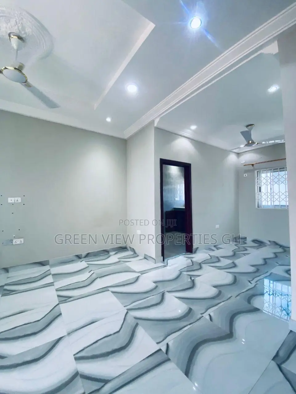 2bdrm Apartment in West Hills Mall Area for rent