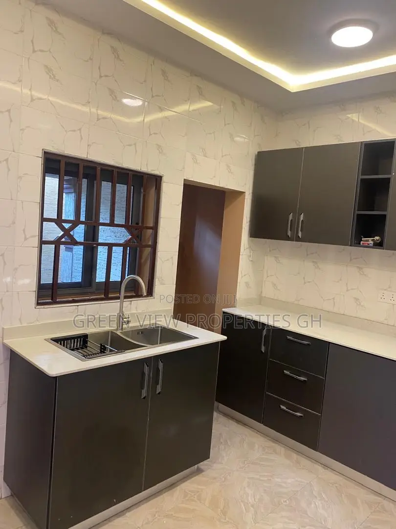 2bdrm Apartment in West Hills Mall Area for rent