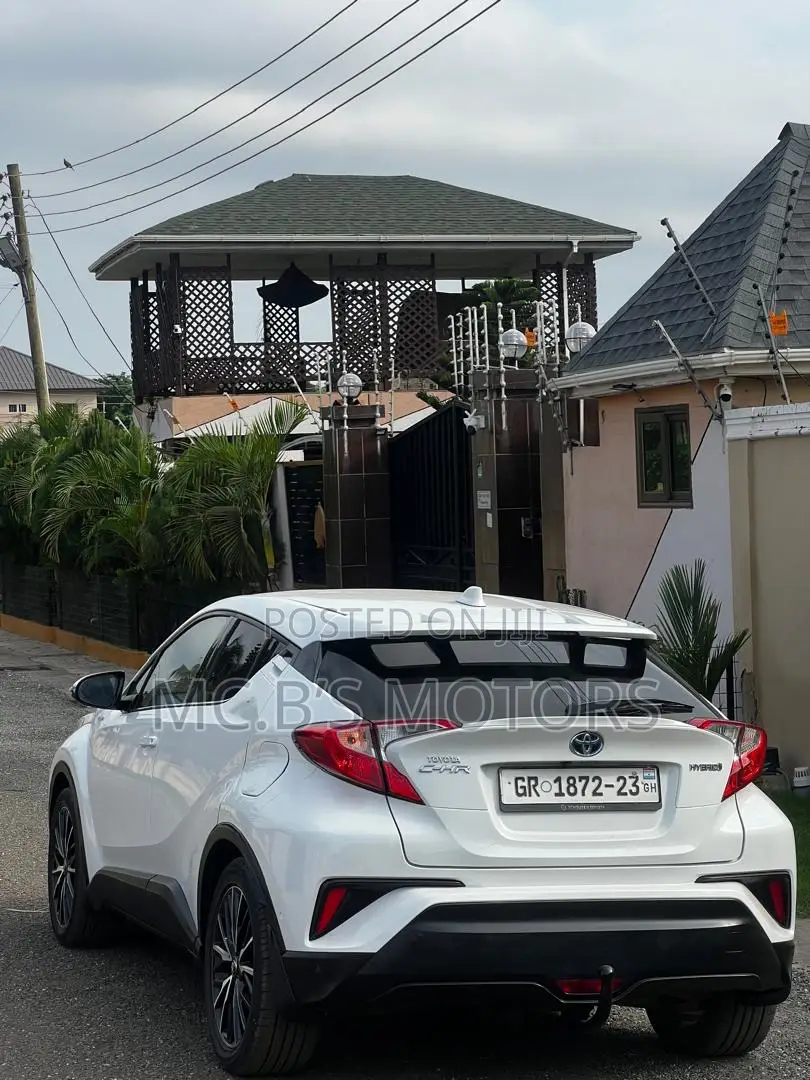 Toyota C-HR XLE FWD 2020 White