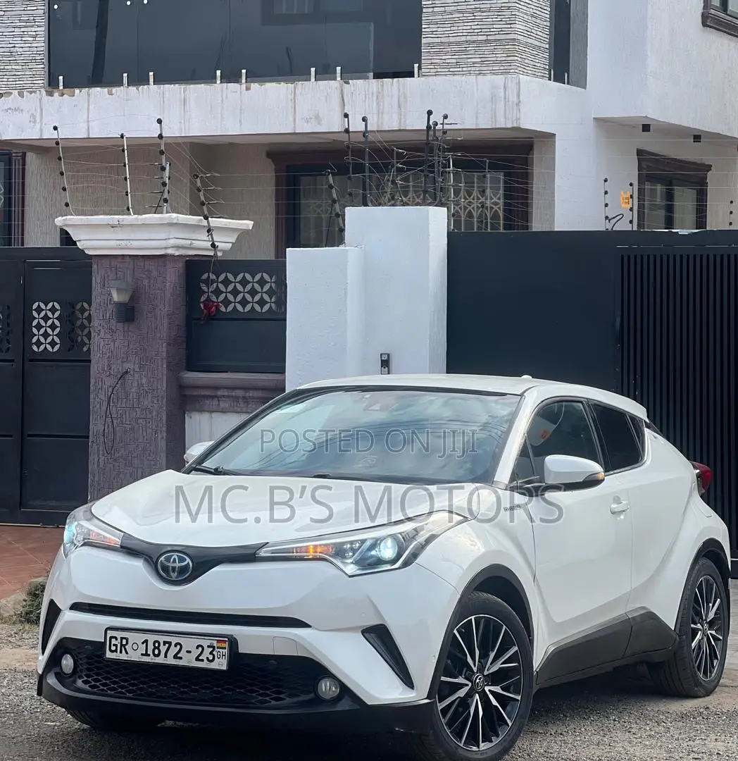 Toyota C-HR XLE FWD 2020 White