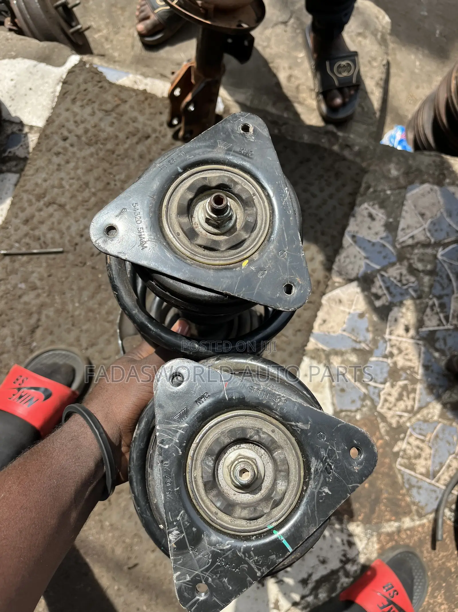 2019 Nissan Rogue Front Shocks Pair