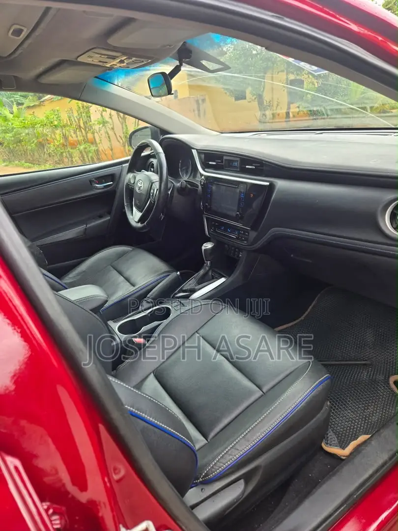 Toyota Corolla 2018 Red