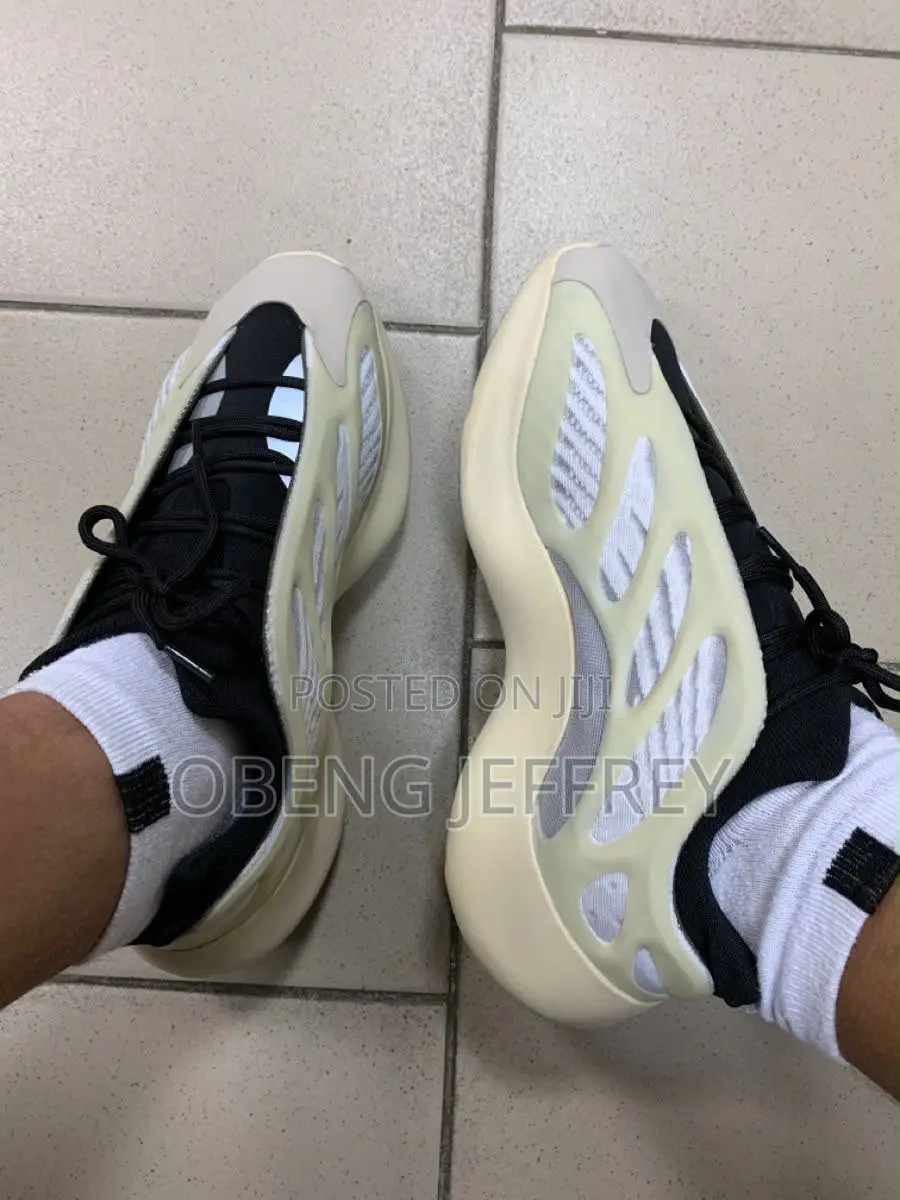 Original Adidas Yeezy 700 V3 Cream-White