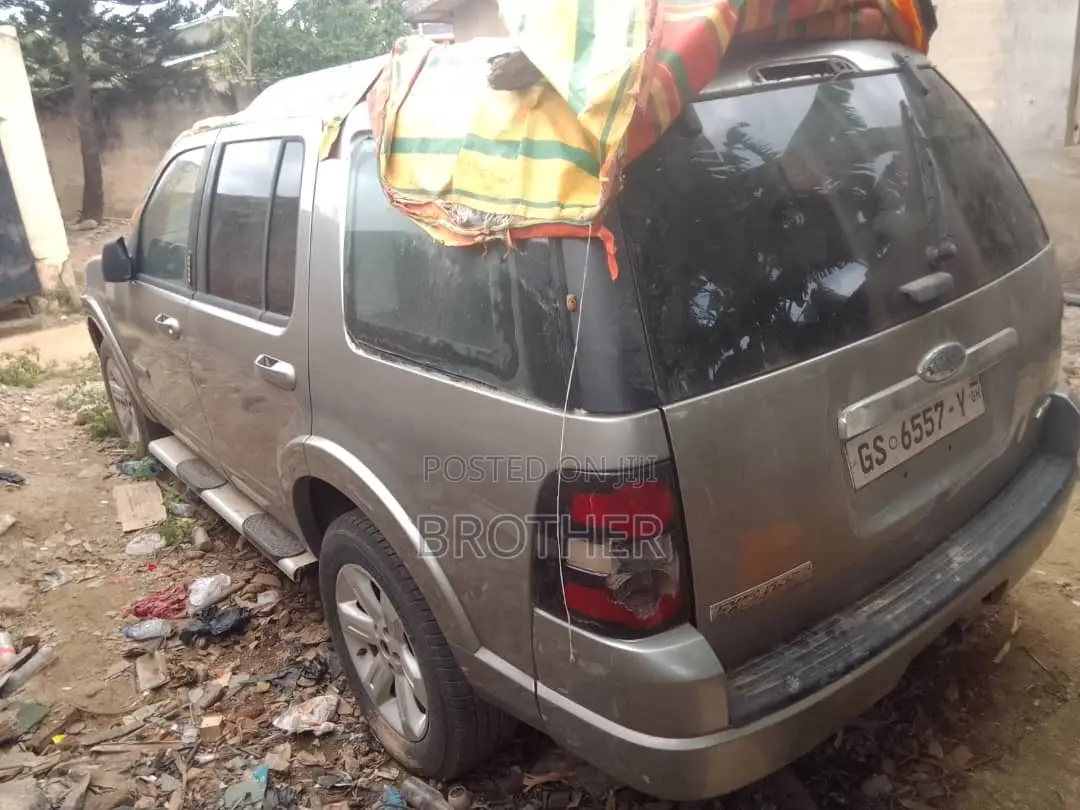 Ford Explorer XLT 4dr 4x4 (4.0L 6cyl 5A) 2007 Gray
