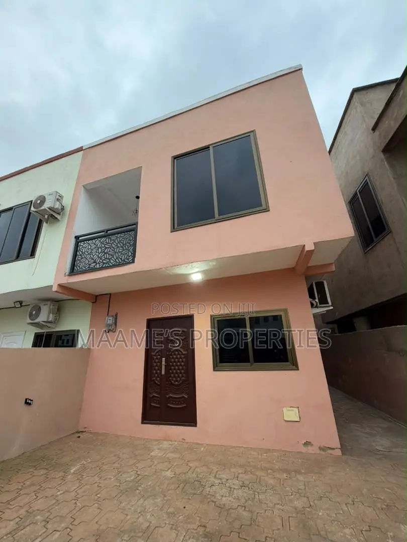 3bdrm Duplex in Adenta for sale