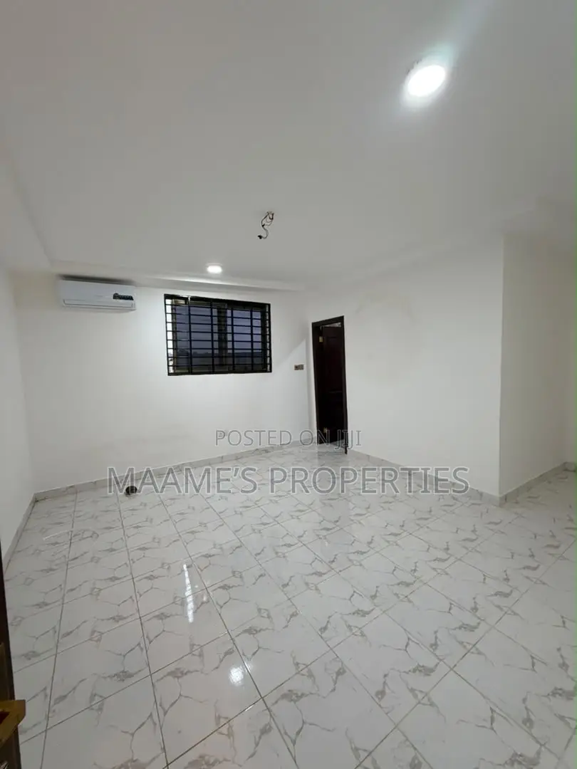 3bdrm Duplex in Adenta for sale