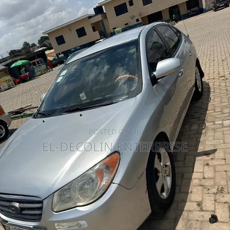 Hyundai Elantra 2012 Silver
