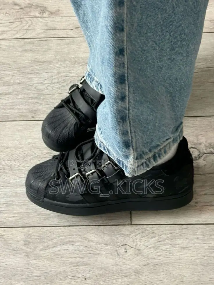 Adidas Superstar "Rabbit Hole"