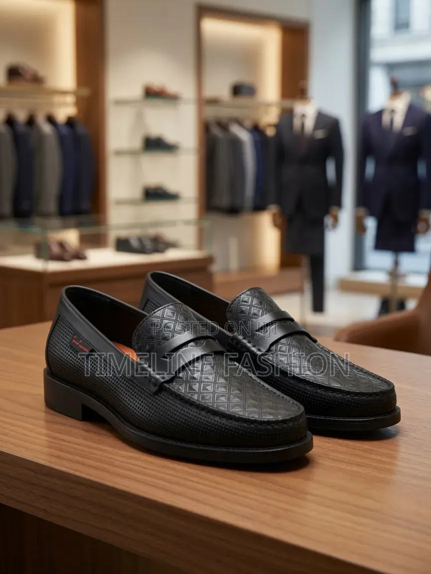 Salvatore Ferragamo Durable Black Leather Loafer Shoes