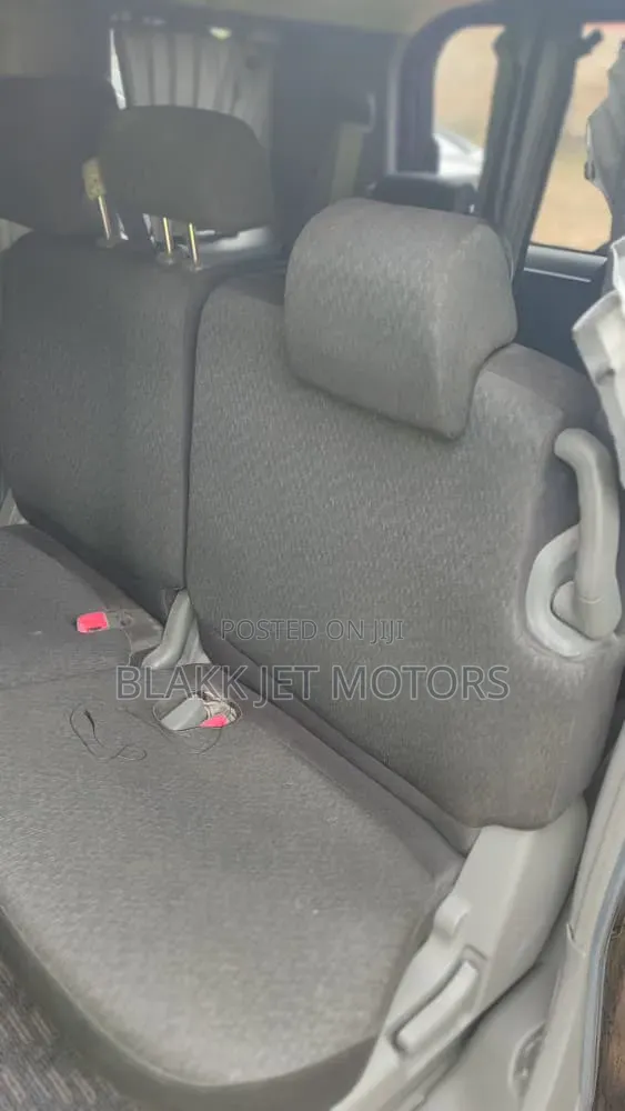 Toyota Sienta 2012 Brown
