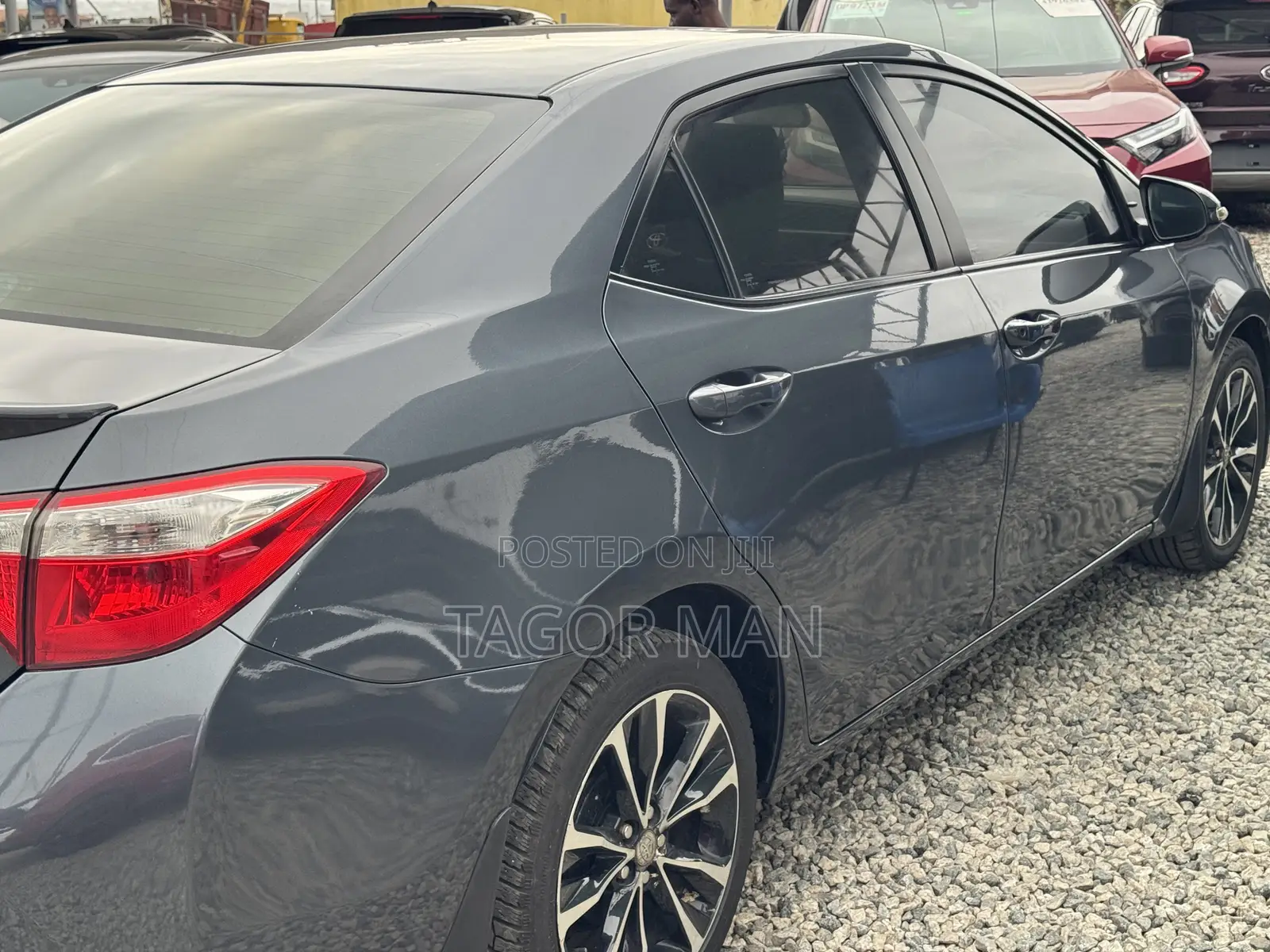 Toyota Corolla SE 4dr Sedan (1.8L 4cyl CVT) 2017 Gray