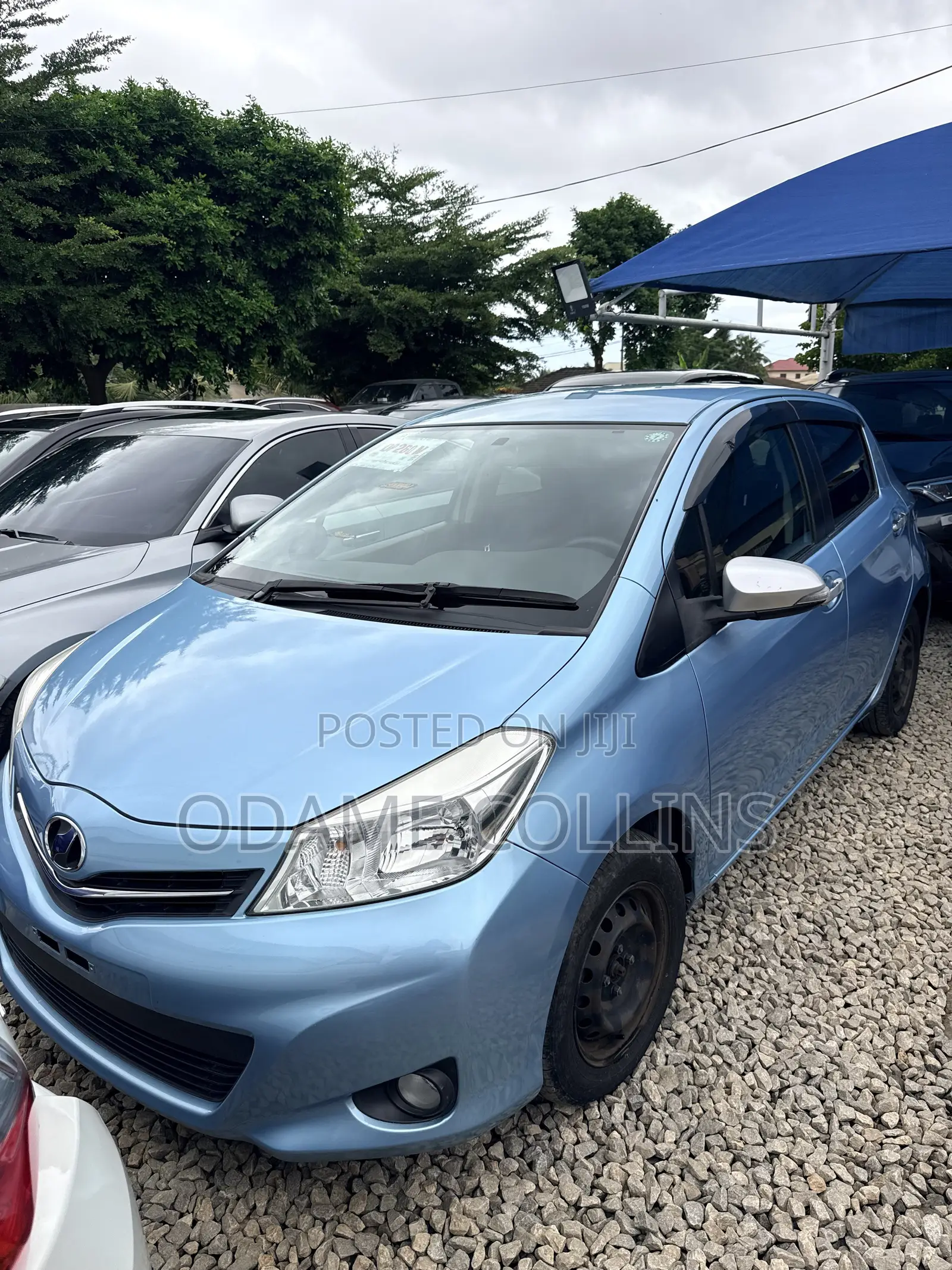 Toyota Vitz 1.3 FWD 5dr 2013 Blue