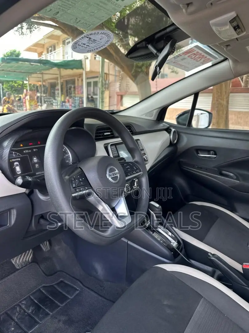 Nissan Versa 1.6 SV 2021 Black
