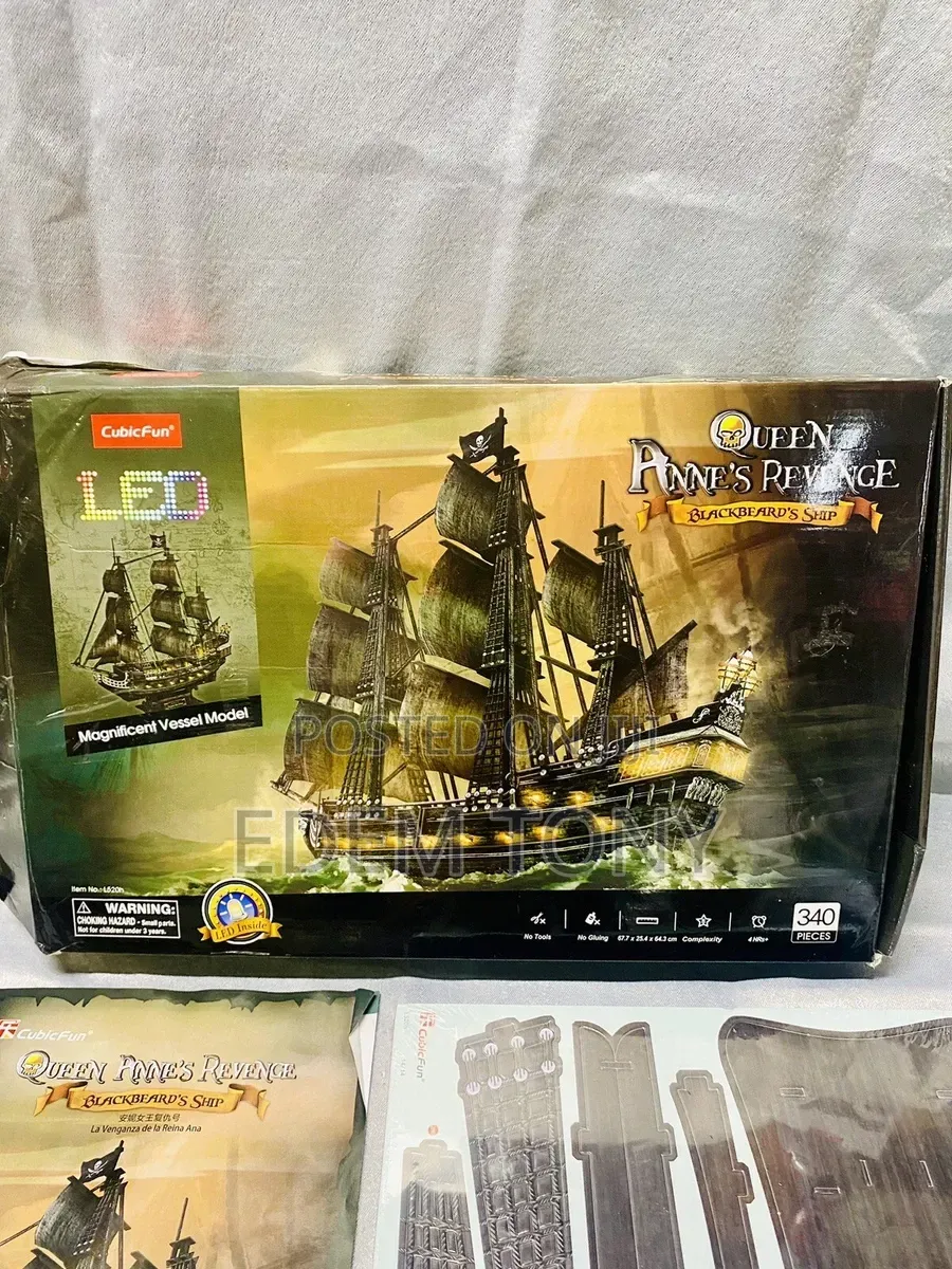 LED Queen Anne’s Revenge Blackbeards Pirate Ship Cubic 3D Puzzle