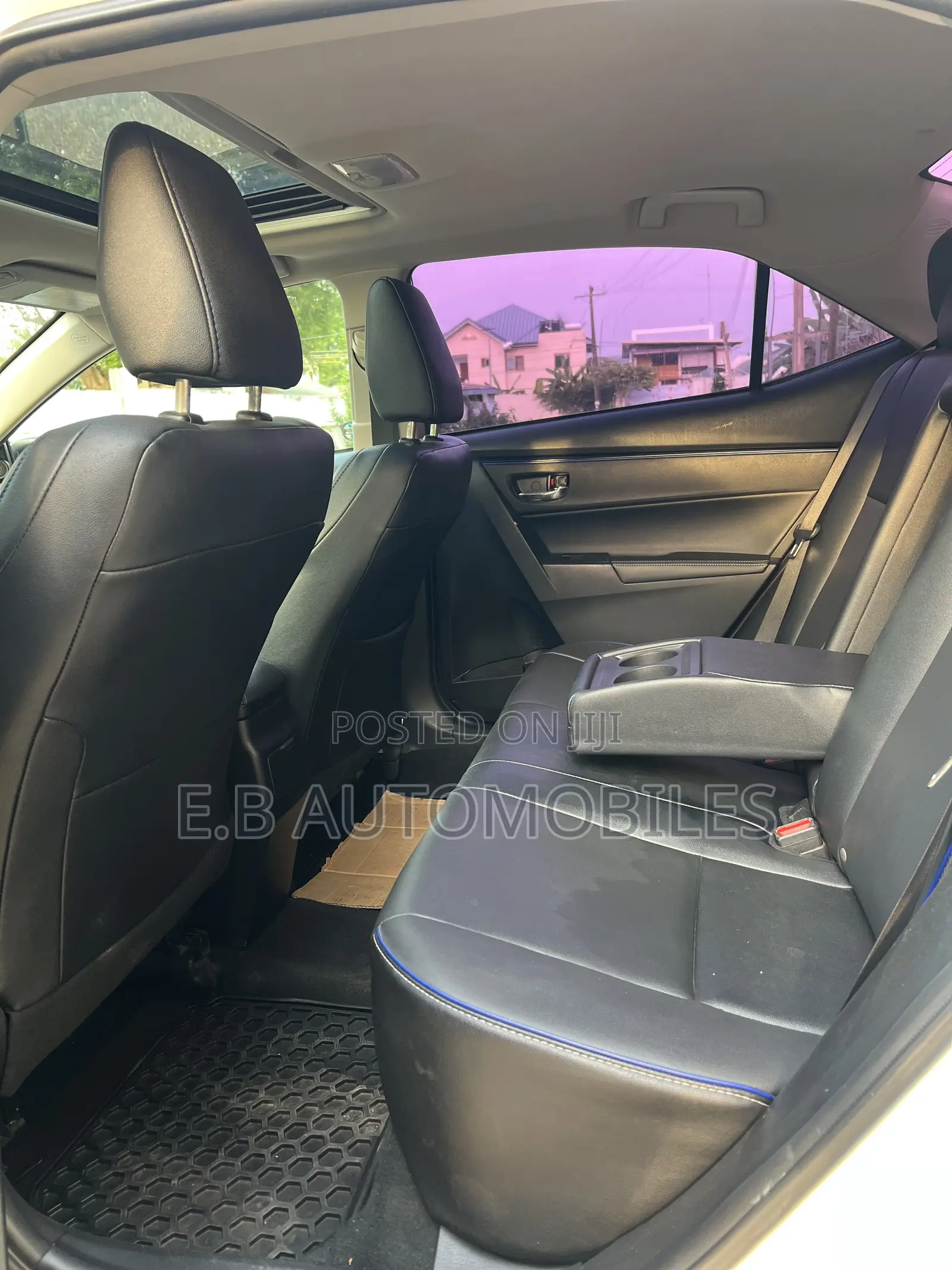 Toyota Corolla XSE 4dr Sedan (1.8L 4cyl CVT) 2017 White